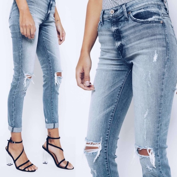 TAWNY Distressed Jeans - Picture 2 of 4